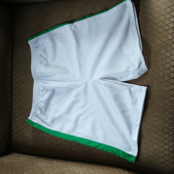 NWOT Spirit soccer player costume Sz 5T-6T great for Halloween - Picture 3 of 7